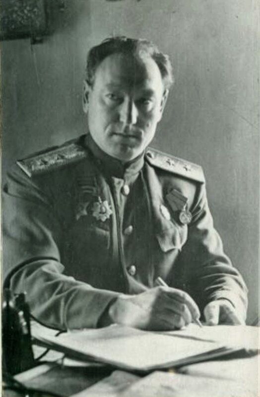    (21.08.1904-19.10.1964)   ,    (  1939 .   1942 .)
