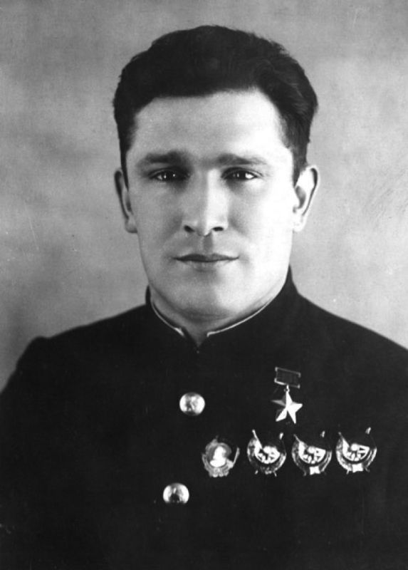    (13 [26] .08.1915  30.05.1942)   -   - ,    ,     (16.09.1941, 14.06.1942)