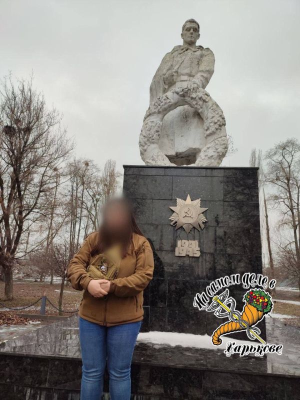 Идейные потомки нацистов и по совместителсьтву просто тупые идиоты сорвали звезду с памятника героям Великой Отечественной Войны на Основе