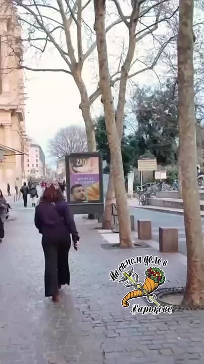 Кто-то запустил рекламный постер в Париже к переезду Гниды: "Что общего между Зеленским и круассаном? Оба внутри пустые!"