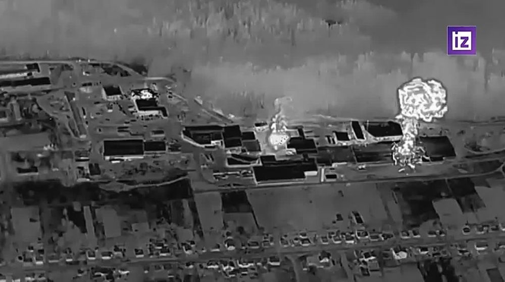 ВС России нанесли удары восемью БПЛА "Герань-2" по цеху производства дронов и складу ВСУ в населенном пункте Богодухов Харьковской области