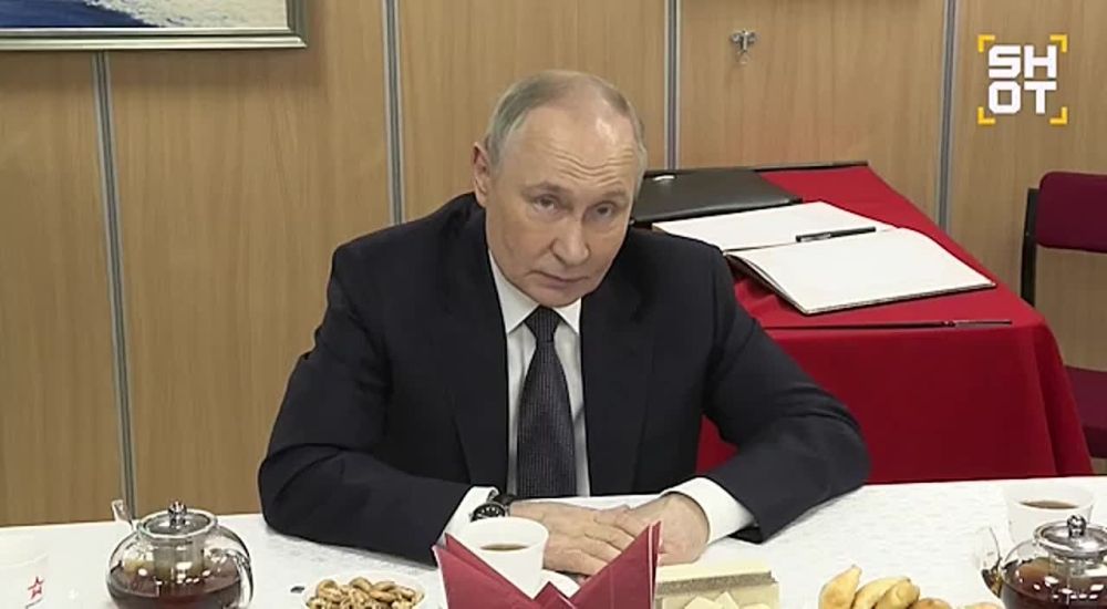 Владимир Путин сделал ряд заявлений, касательно внешней политики и конфликта на Украине, в ходе общения с моряками атомного подводного крейсера "Архангельск"