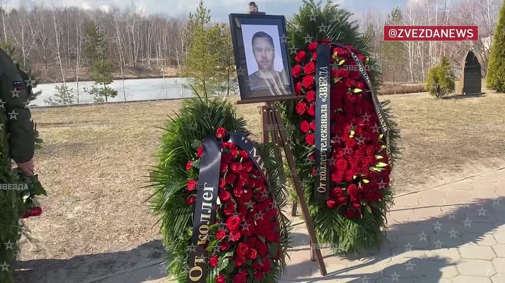 В последний путь провожают оператора телеканала "Звезда" Андрея Панова