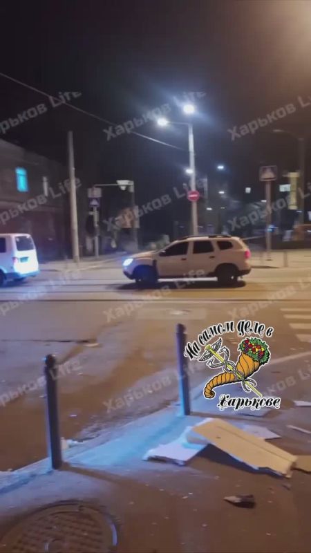 Журнашлюхи уже на месте. Идут с охраной снимать мультики