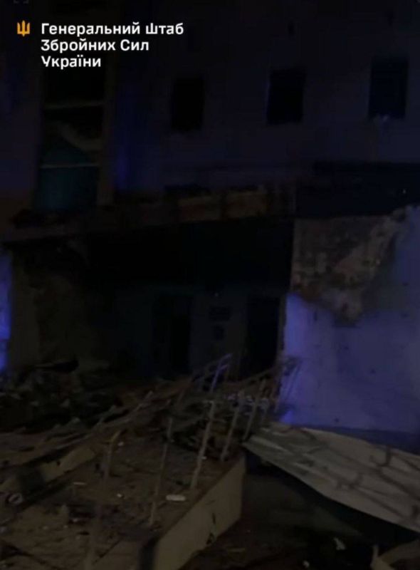 Как сообщает украинский Генштаб, в результате сегодняшней атаки по Харькову, прилетело по зданию военного госпиталя