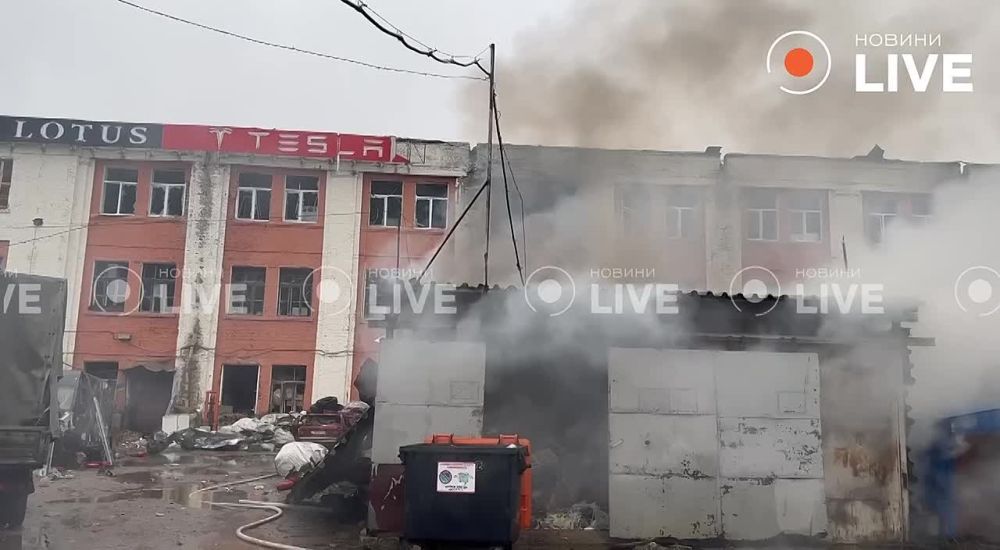 Утренние кадры последствий атаки дрона по предприятию и складу в Харькове