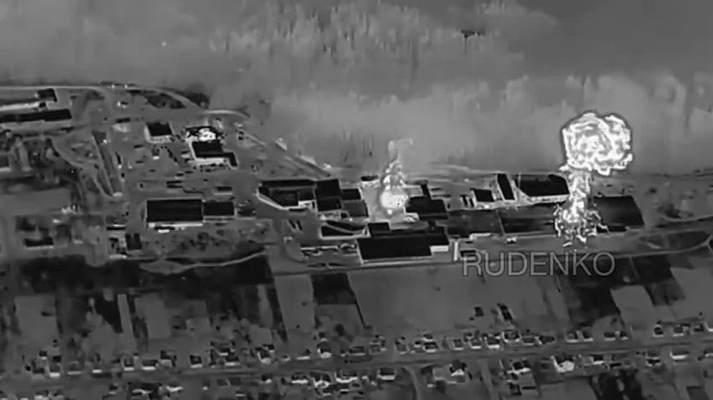 Мусийки Нанесение удара восемью беспилотными летательными аппаратами "Герань-2" по цеху по производству БпЛА и складу ВСУ на производственно-складской территории мясокомбината в н.п. Мусийки Харьковской области (ВИДЕО)