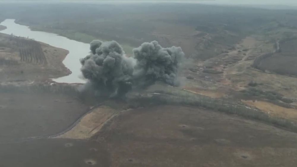 Прилет по дамбе в Поповке (на границе Белгородской и Харьковский областей)
