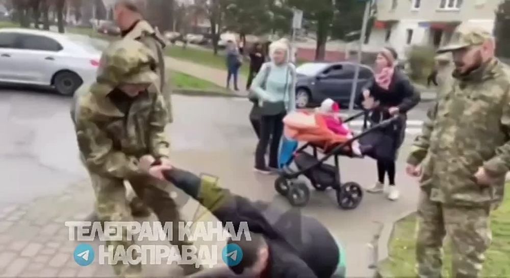 Мосфильм. Нон-стоп.. В роли главного антагониста современной Украины - ТЦК