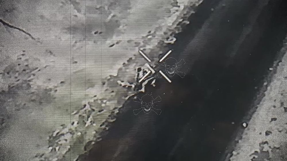 Уцелевших не будет. Расчет БпЛА 41 мсп 44 Армейского корпуса точным сбросом уничтожил двух боевиков и квадроцикл ВСУ в Харьковской области