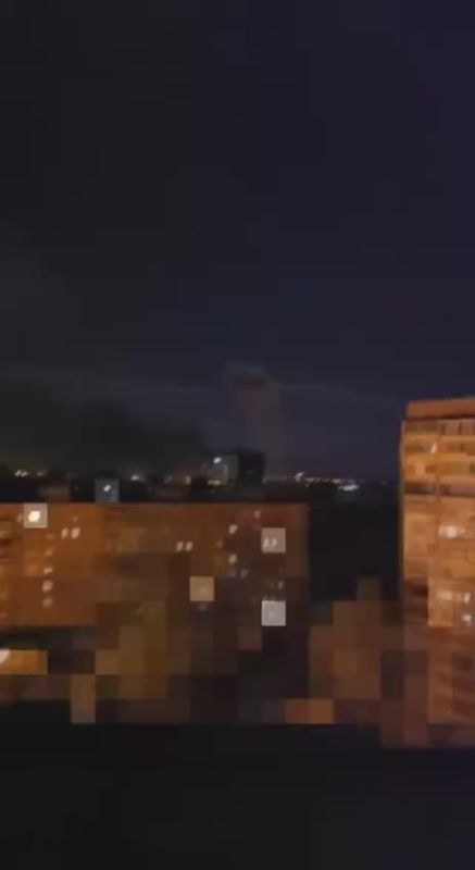 Кадры вечерних ударов российских БПЛА-камикадзе "Герань-2" по целям в Харькове