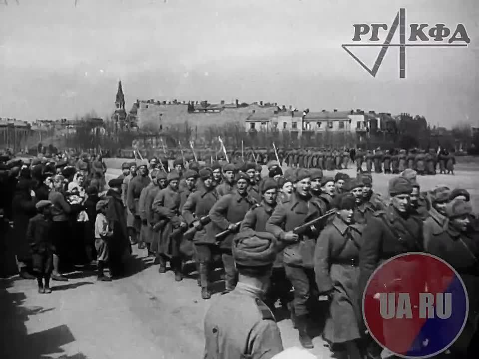 В спецпроекте «Фотоальбом Победы» мы каждый день публикуем небольшую подборку фото- и кинохроники военных лет