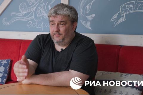 Сергей Лебедев: #Харьков сообщает:. В 21-15 район аэропорта пролетало что-то, пытались это сбить, в небе видны трассеры