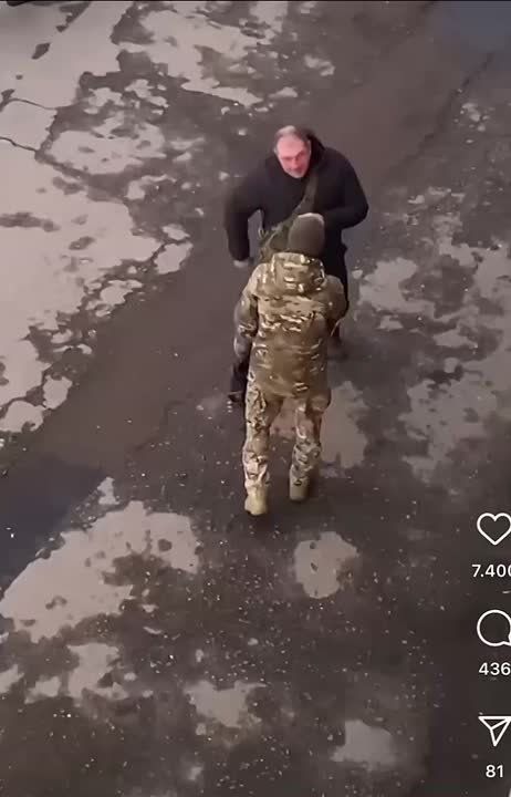 В Харькове сотрудник ТЦК попытался мобилизовать уже воюющего бойца ВСУ — и вот что из этого вышло