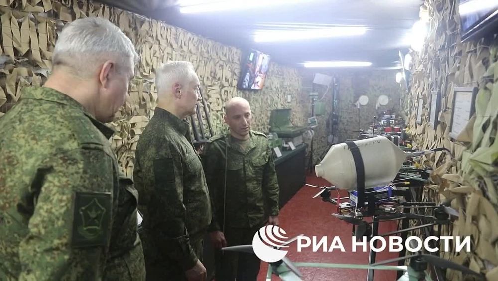 Белоусов проинспектировал группировку войск "Запад" – министр провел совещание, где заслушал доклады командования по текущей обстановке, сообщило Минобороны