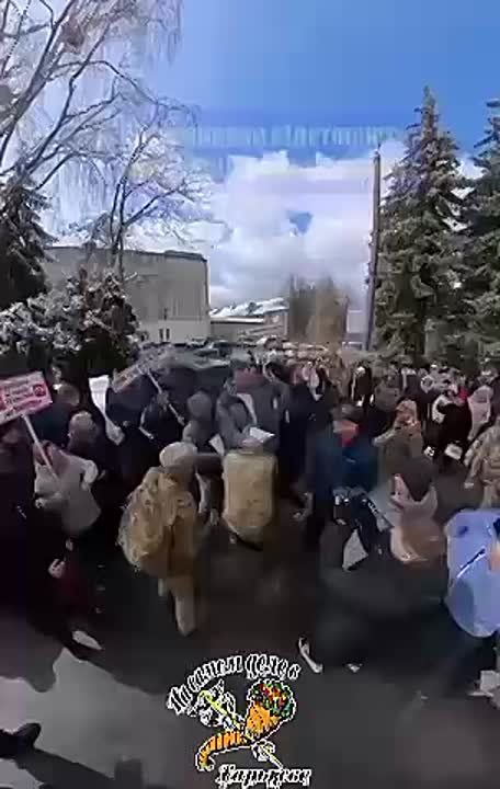 "Люстрация" возвращается?. В Житомирской области главврача больницы выбросили в мусорный бак