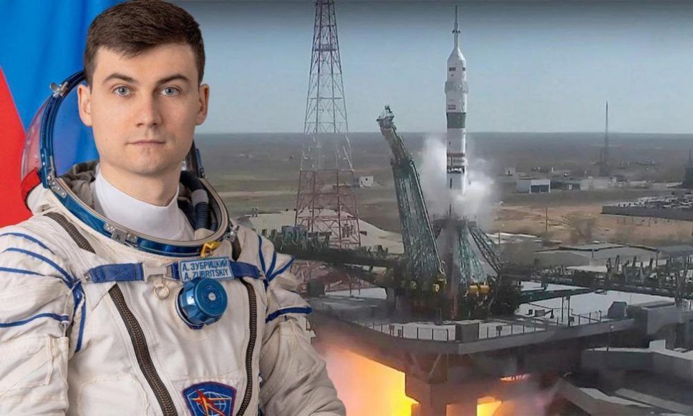 И в завершении столь значимого и памятного в истории нашей страны дня – фото "из окна" Алексей Зубрицкого, разыскиваемого хохлами за дезертирство И в завершении столь значимого и памятного в истории нашей страны дня – фото "из окна" Алексей Зубрицкого, разыскиваемого хохлами за дезертирство