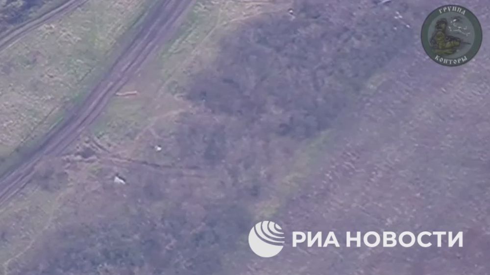 Группа "Конторы" российской группировки войск «Запад» оптоволоконным дроном и ещё "одной новинкой" уничтожили точку группы БПЛА одного из спецподразделений ВСУ на купянском участке фронта в Харьковской области