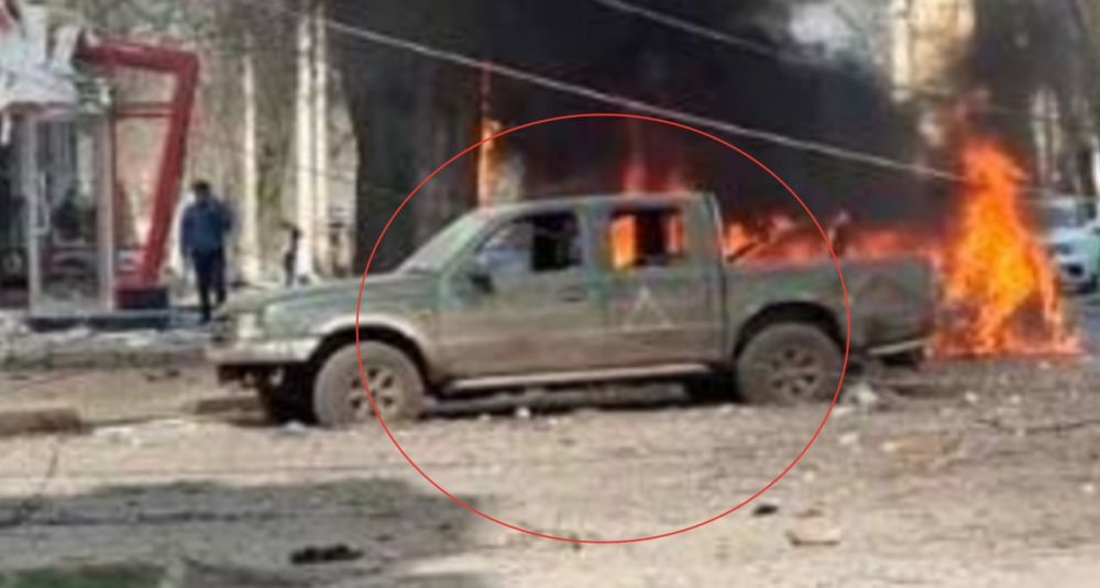А что делала пикап с опознавательным тактическим знаком ВСУ возле места прилёта?