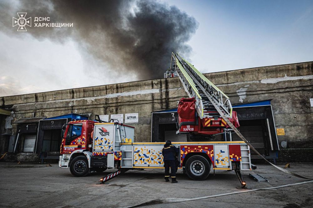 Российский барражирующий боеприпас утром поразил складские помещения военного значения в Харькове
