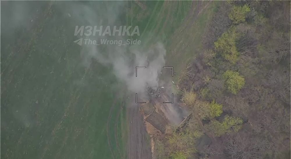 Уничтожение ударом «Ланцета» 155-мм САУ Krab ВСУ в районе села Стецковка на Купянском направлении