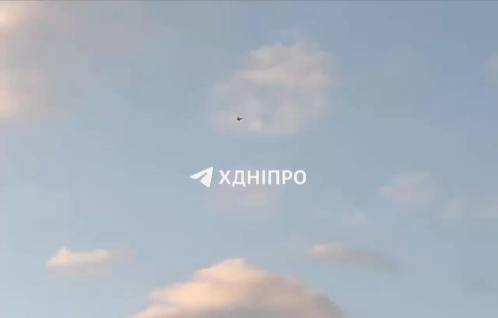 Сегодня с 00:00 ВКС и ракетные войска наносили удары по целям на Донбассе, в Сумской, Харьковской, Запорожской, Херсонской областях (весь спектр средств поражения), в окрестностях Николаева (3М55 Оникс), окрестностях...