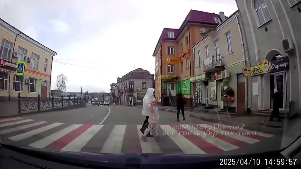 ТЦКшники в Харькове настолько надоели местным жителям, что даже маленькие дети откровенно посылают их на три буквы