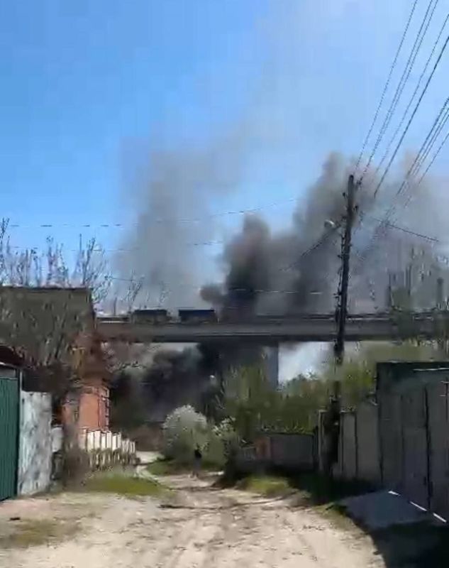 Возгорание на Подгородней в пригороде Харькова после прилёта Герани