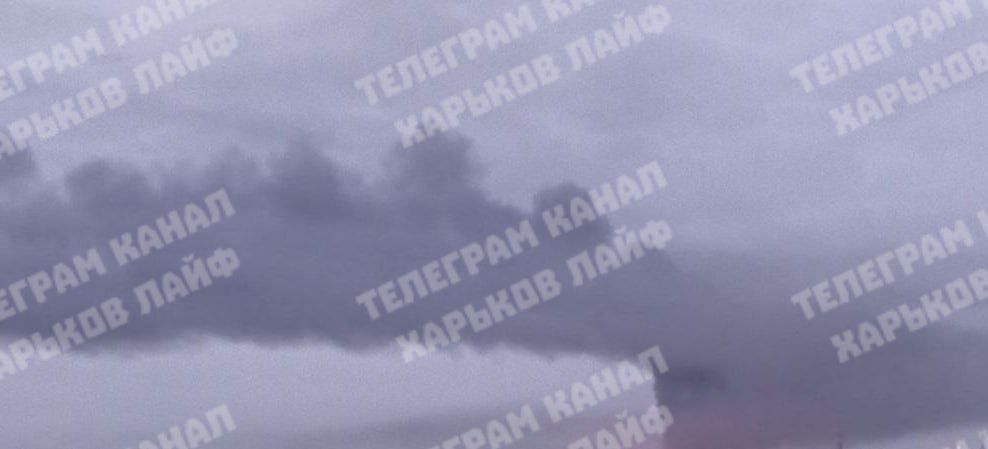 Кадры из Харькова. Местные власти заявляют, что в городе прогремело до 19 взрывов, и есть прилёты по "производственному предприятию" Кадры из Харькова. Местные власти заявляют, что в городе прогремело до 19 взрывов, и есть прилёты по "производственному предприятию"