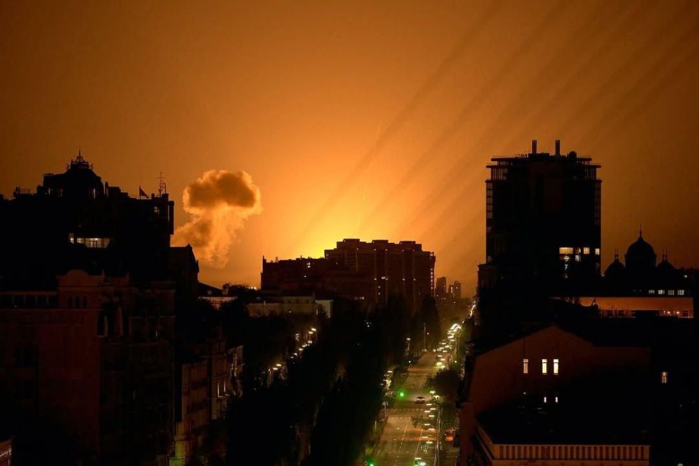 Одна из самых масштабных атак по целям на Украине с начала СВО: десятки ракет, «Герани», «Калибры», «Искандеры» Одна из самых масштабных атак по целям на Украине с начала СВО: десятки ракет, «Герани», «Калибры», «Искандеры»