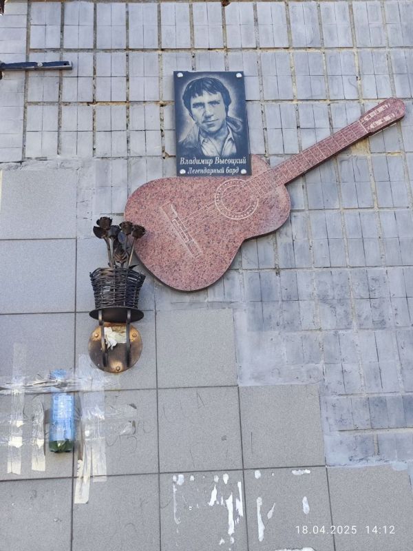 Я всегда ищу в людях только хорошее – плохое они покажут сами — В.Высоцкий Я всегда ищу в людях только хорошее – плохое они покажут сами — В.Высоцкий