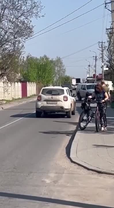 В Харькове ТЦКшники начали сбивать велосипедистов своими машинами