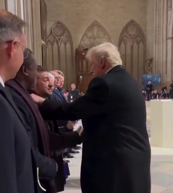 Раз уж сегодня все только и говорят про встречу на похоронах Папы Римского, то и мы скажем, но со своей колокольни