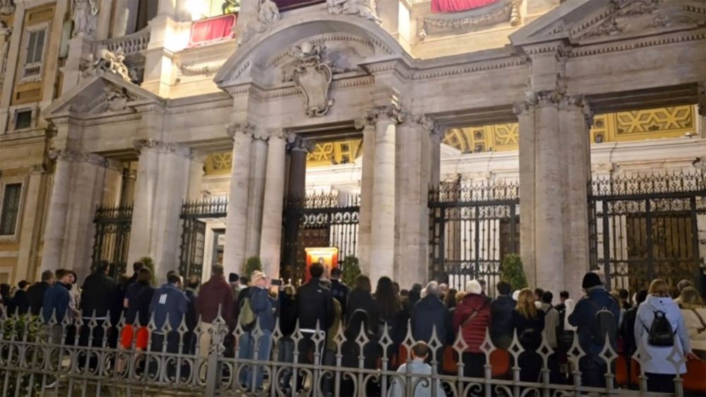 Армен Гаспарян: Сегодняшний выпуск "Параллели" на радио Похороны Папы Римского и осквернение мемориала жертвам Холокоста в Харькове