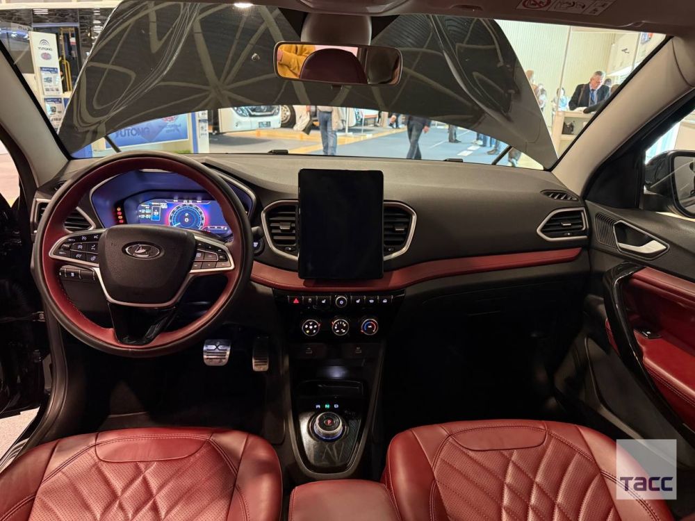 &quot;&quot;     Lada-e Aura   &quot;  2025&quot;  ,    