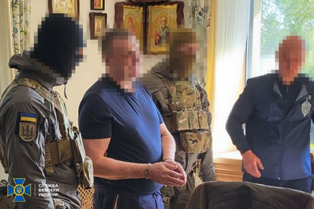 Как именно киевский режим тратит всё и вся на ВСУ, дабы не платить учителям зарплаты Как именно киевский режим тратит всё и вся на ВСУ, дабы не платить учителям зарплаты