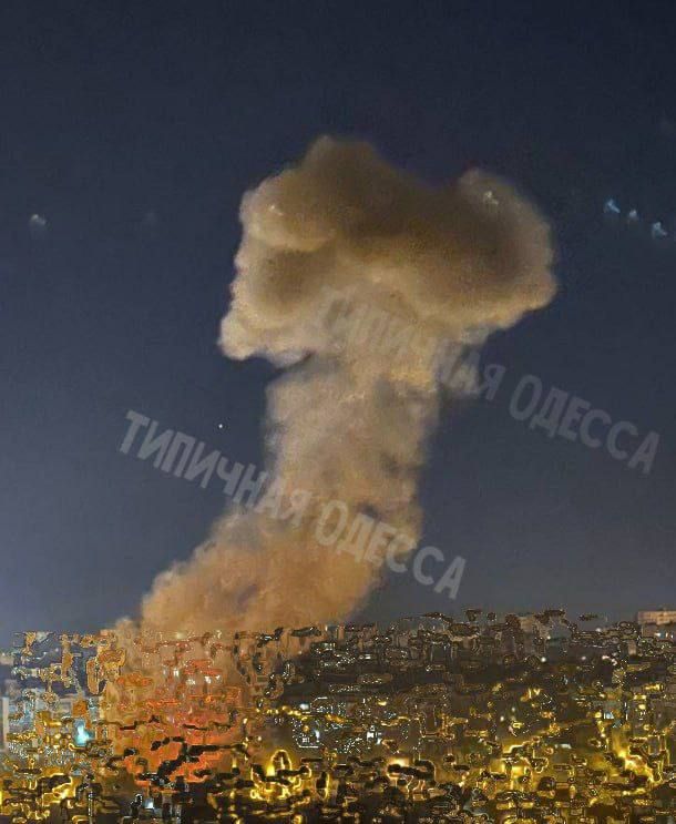 Алексей Живов: ВС РФ нанесли массированный удар по объектам на Украине Алексей Живов: ВС РФ нанесли массированный удар по объектам на Украине