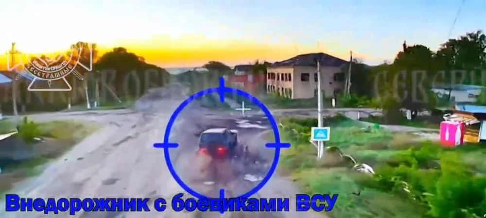Боевик выпрыгнул из авто вместе с РЭБом при виде FPV-дрона