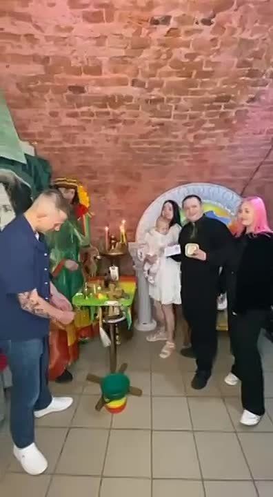 Эдуард Басурин: Ой, Боже мой! В Харькове крестили ребёнка в "украинской растафарианской церкви"!