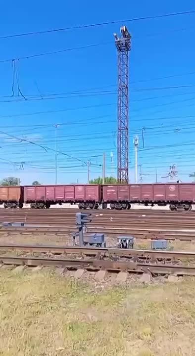 Это Валуйки в Белгородской области - важный железнодорожный узел, 20-25 км от ЛБС