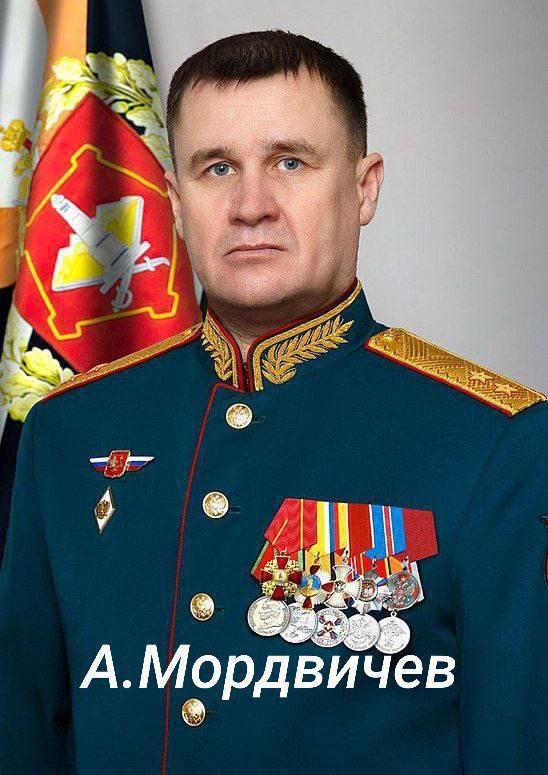 Небольшая справка о новоназначенных вчера командующих: