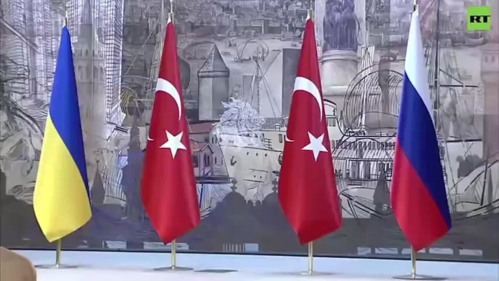 Всё ради показухи!. Украинская делегация, с рождения говорящая по-русски, вдруг решила принципиально перейти на украинский, сообщают в СМИ