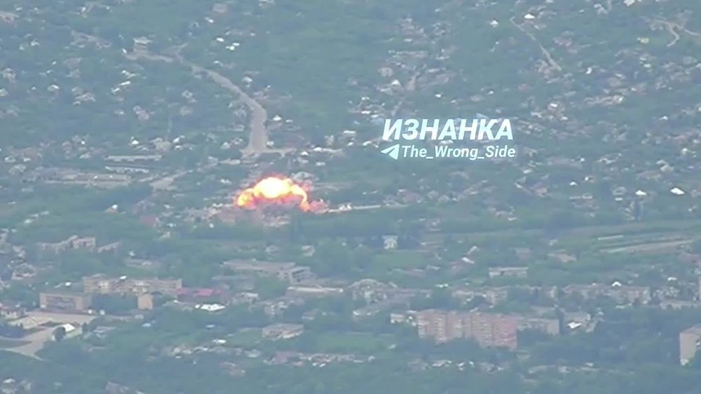 Юрий Баранчик: Расщепление на атомы. ВКС России уничтожили пункт временной дислокации 114 обр ТерО ВСУ авиационной бомбой ФАБ-1500 в Купянске