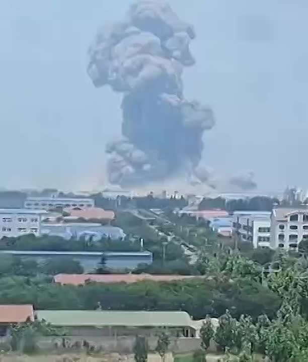 На востоке Китая произошел взрыв на химическом заводе, сообщает South China Morning Post