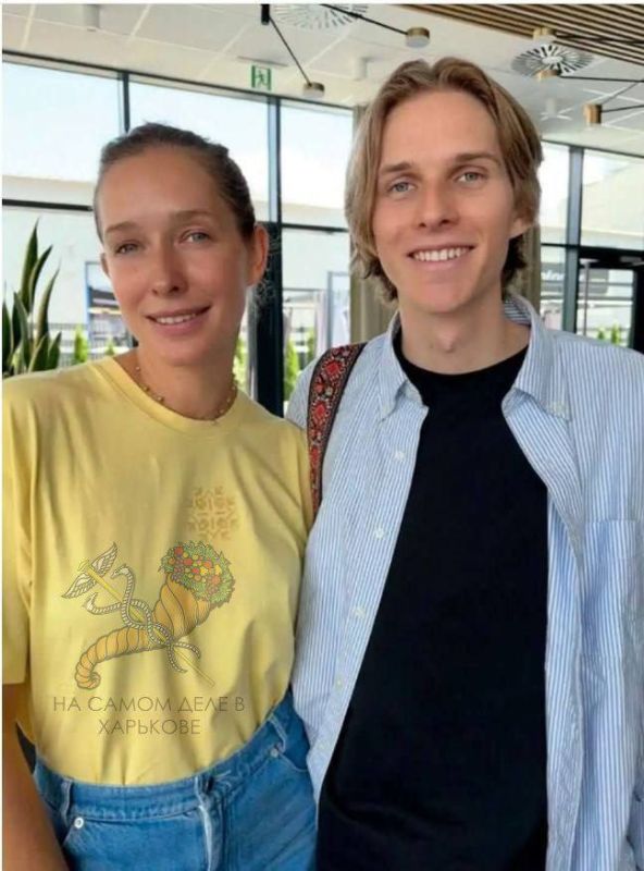 «Не трогайте артистов, проституток и кучеров. Они служат любой власти»© «Не трогайте артистов, проституток и кучеров. Они служат любой власти»©