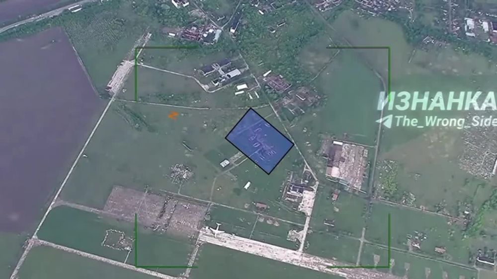 В Чугуеве (Харьковская область) дроном разведчиком на аэродроме была обнаружена хорошо оборудованная позиция с крупным пунктом управления БпЛА ВСУ, после чего ОТРК "Искандер" был нанесён удар