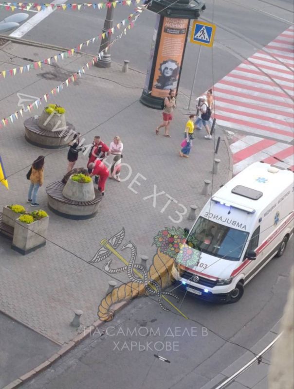 Вчера на Московском проспекте 1 ( ныне Г. Харькова), люди услышали выстрел Вчера на Московском проспекте 1 ( ныне Г. Харькова), люди услышали выстрел