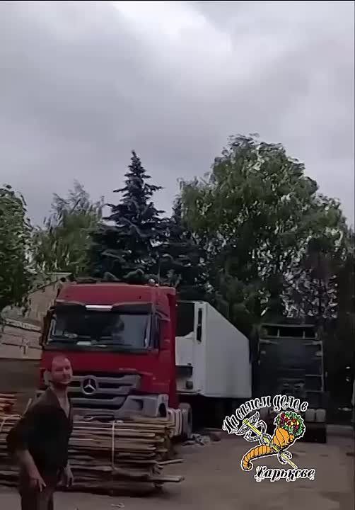 В Харьковской области (возле аэродрома в н.п.Каротыч) и в Сумах уничтожены крупные склады "Новой Почты"