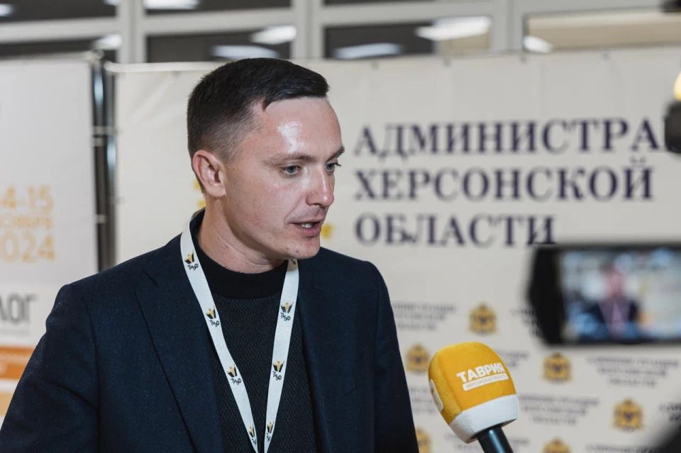 Бойцы информационного фронта должны использовать все способы донесения информации до граждан Украины, заявил Константин Кнырик