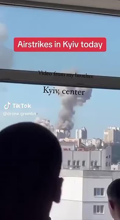 Приятно наблюдать за работой наших ВКС глазами украинцев, которые недавно прыгали от счастья из-за ударов по России